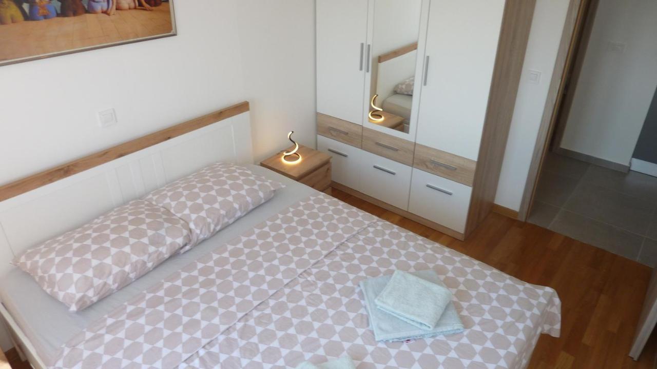 Apartment Jere With Private Parking Zadar Exterior photo