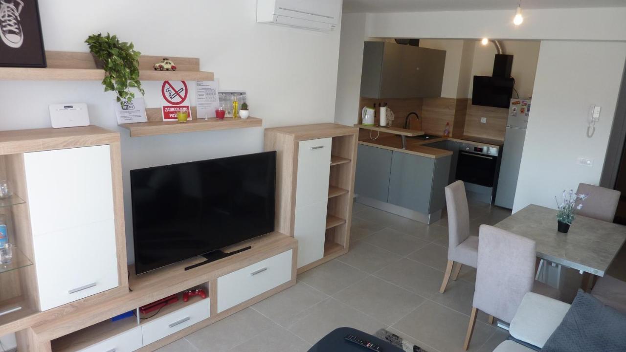 Apartment Jere With Private Parking Zadar Exterior photo
